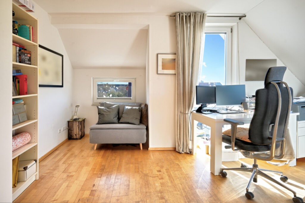 Arbeitszimmer im Dachgeschoss