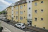 Lichtdurchflutet & mitten in Broich: Helle 3-Zimmer Wohnung mit Loggia und Tiefgaragenstellplatz - Straßenansicht